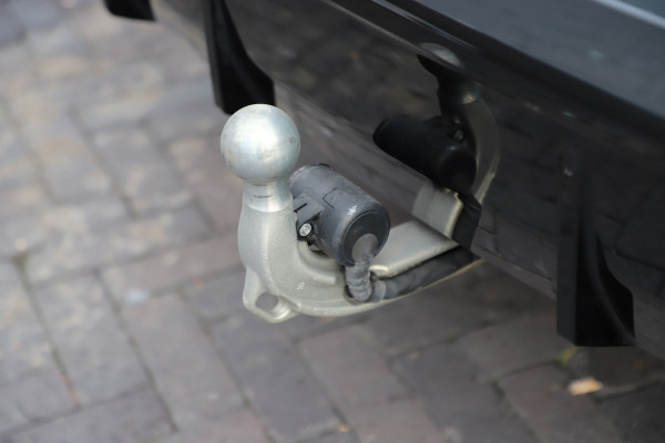 BMW 3 Serie Touring 330e xDrive M-Sport | 292PK | Head-up | Keyless-go | Carbon | Sport-stoelen | Harman/Kardon | Sfeerverlichting | Stuurwi