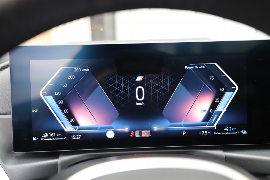 BMW 3 Serie Touring 330e xDrive M-Sport | 292PK | Head-up | Keyless-go | Carbon | Sport-stoelen | Harman/Kardon | Sfeerverlichting | Stuurwi