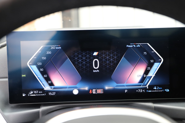 BMW 3 Serie Touring 330e xDrive M-Sport | 292PK | Head-up | Keyless-go | Carbon | Sport-stoelen | Harman/Kardon | Sfeerverlichting | Stuurwi