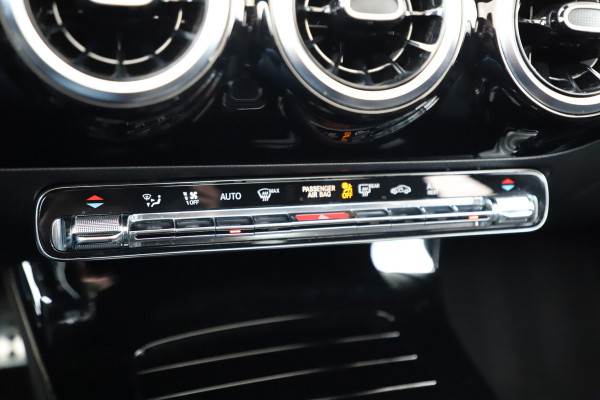 Mercedes-Benz A-Klasse 200 AMG Aut7 | 163PK | Pano | Led | Stoelverwarming | Clima | Apple-carplay | Camera | Widescreen | 2018.