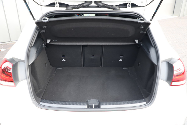 Mercedes-Benz A-Klasse 200 AMG Aut7 | 163PK | Pano | Led | Stoelverwarming | Clima | Apple-carplay | Camera | Widescreen | 2018.