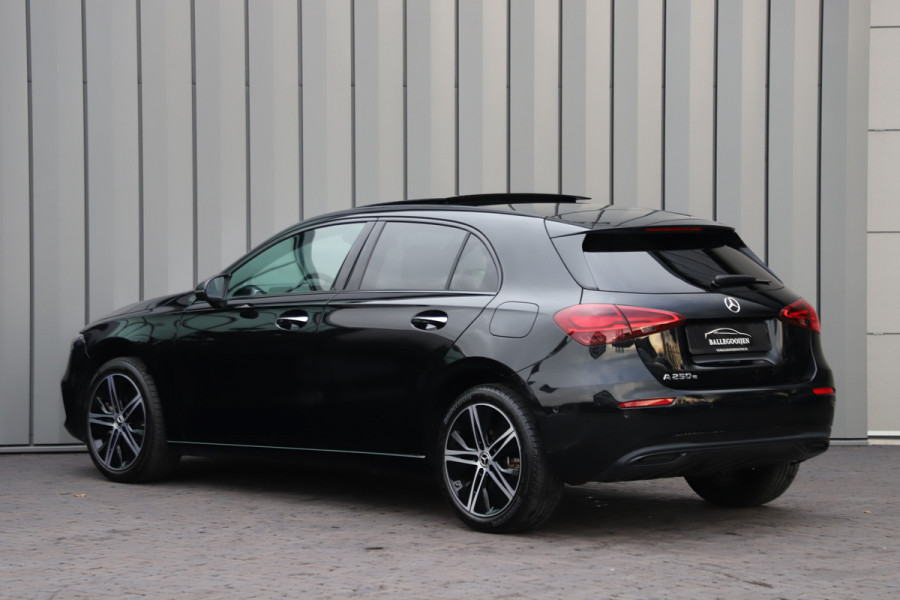 Mercedes-Benz A-Klasse 250 e Business Solution Luxury | 218PK | Pano | Keyless-go | Burmester | Sfeerverlichting | Memory | Acc | Multibeam | 2024.