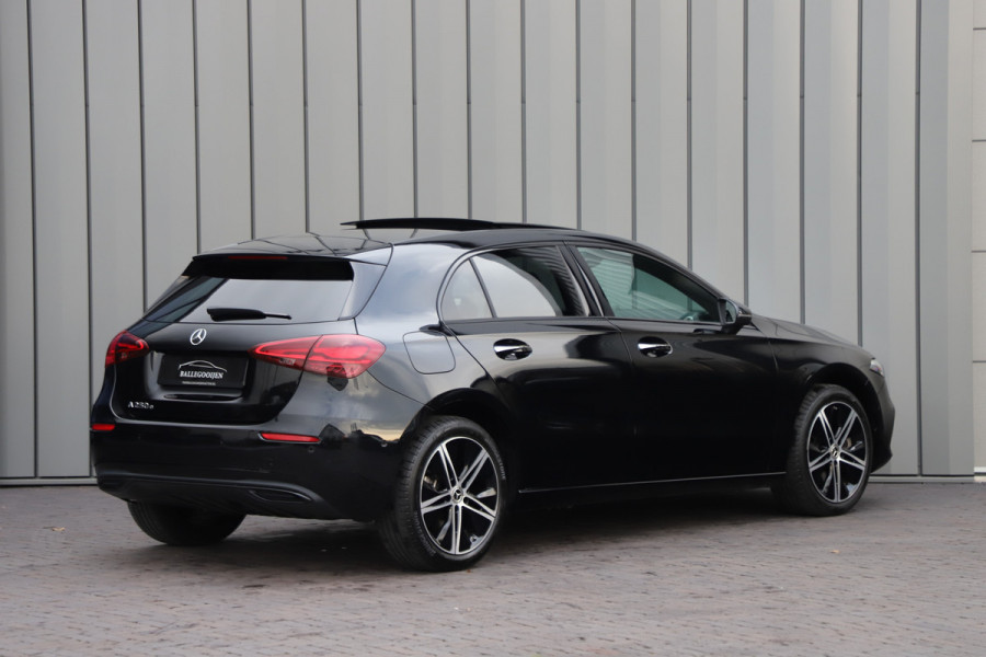 Mercedes-Benz A-Klasse 250 e Business Solution Luxury | 218PK | Pano | Keyless-go | Burmester | Sfeerverlichting | Memory | Acc | Multibeam | 2024.