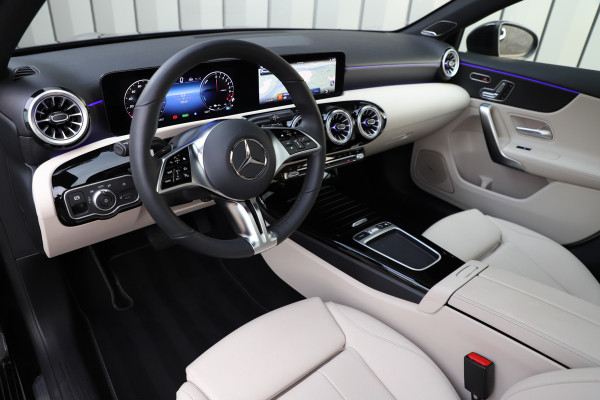 Mercedes-Benz A-Klasse 250 e Business Solution Luxury | 218PK | Pano | Keyless-go | Burmester | Sfeerverlichting | Memory | Acc | Multibeam | 2024.