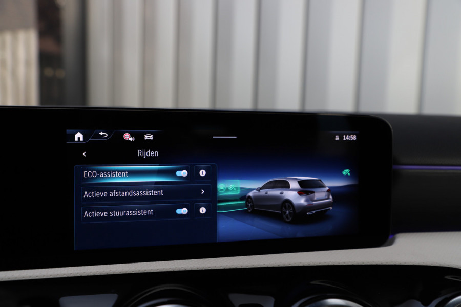 Mercedes-Benz A-Klasse 250 e Business Solution Luxury | 218PK | Pano | Keyless-go | Burmester | Sfeerverlichting | Memory | Acc | Multibeam | 2024.