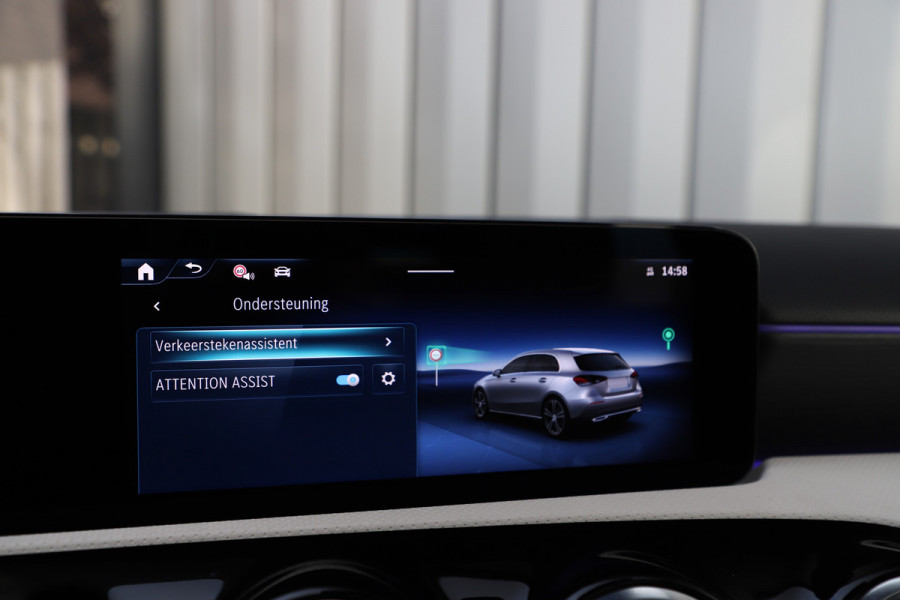 Mercedes-Benz A-Klasse 250 e Business Solution Luxury | 218PK | Pano | Keyless-go | Burmester | Sfeerverlichting | Memory | Acc | Multibeam | 2024.