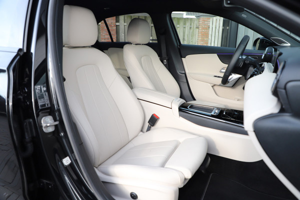 Mercedes-Benz A-Klasse 250 e Business Solution Luxury | 218PK | Pano | Keyless-go | Burmester | Sfeerverlichting | Memory | Acc | Multibeam | 2024.