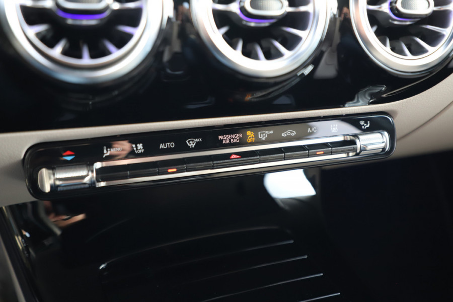Mercedes-Benz A-Klasse 250 e Business Solution Luxury | 218PK | Pano | Keyless-go | Burmester | Sfeerverlichting | Memory | Acc | Multibeam | 2024.