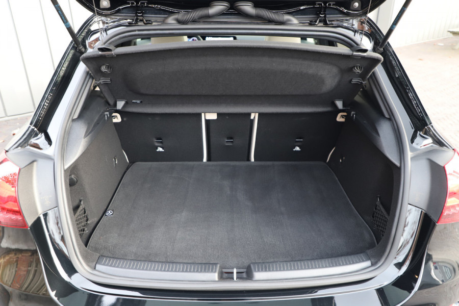 Mercedes-Benz A-Klasse 250 e Business Solution Luxury | 218PK | Pano | Keyless-go | Burmester | Sfeerverlichting | Memory | Acc | Multibeam | 2024.