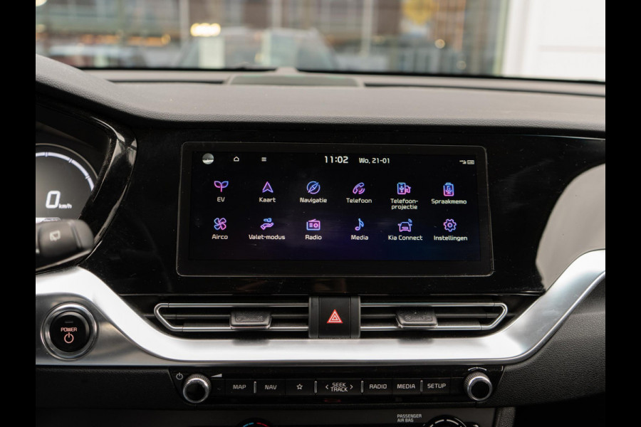 Kia e-Niro DynamicLine 64 kWh 3 Fase | Keyless | Camera | Navigatie | Carplay | DAB+ |