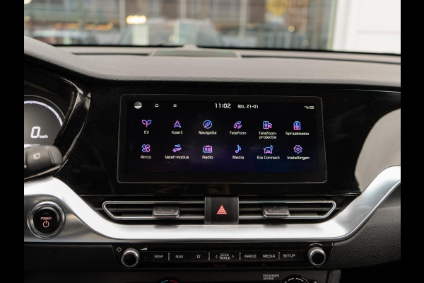 Kia e-Niro DynamicLine 64 kWh 3 Fase | Keyless | Camera | Navigatie | Carplay | DAB+ |