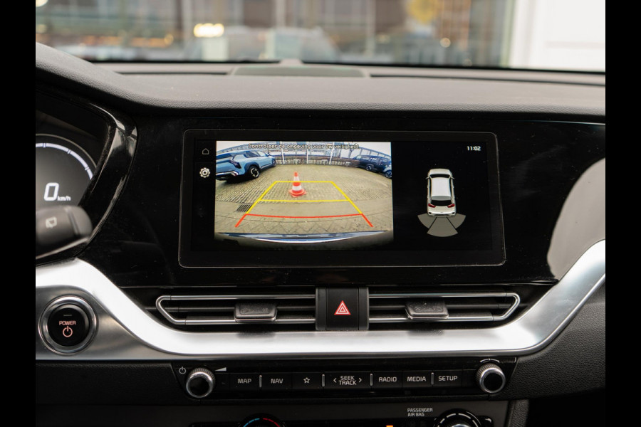 Kia e-Niro DynamicLine 64 kWh 3 Fase | Keyless | Camera | Navigatie | Carplay | DAB+ |