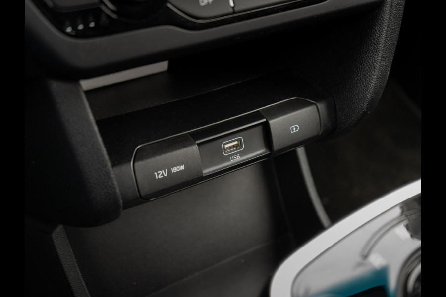 Kia e-Niro DynamicLine 64 kWh 3 Fase | Keyless | Camera | Navigatie | Carplay | DAB+ |