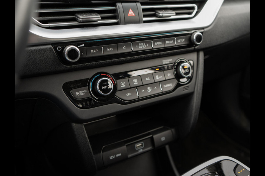 Kia e-Niro DynamicLine 64 kWh 3 Fase | Keyless | Camera | Navigatie | Carplay | DAB+ |
