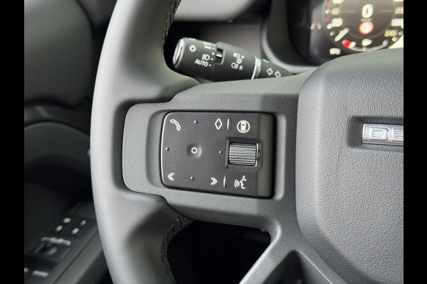 Land Rover Defender P300e 110 X-Dynamic SE