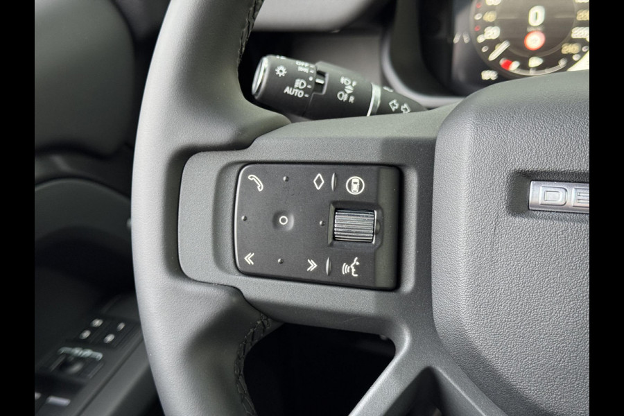 Land Rover Defender P300e 110 X-Dynamic SE