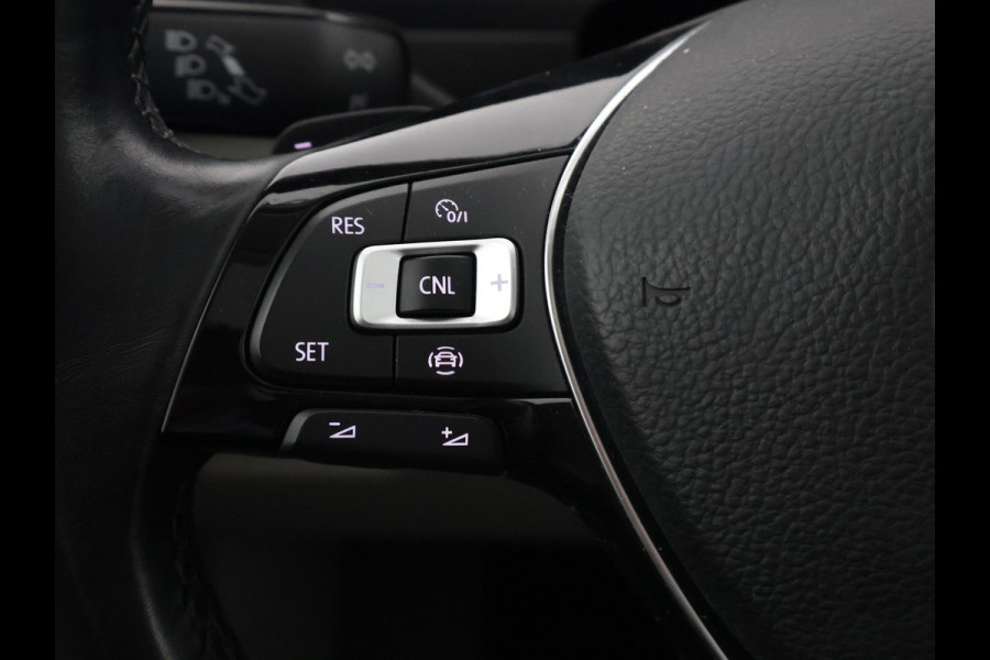 Volkswagen Tiguan 2.0 TSI 4Motion Highline Business R Automaat | 360° Camera | Trekhaak | Vol leer | Stoelverwarming | Schuif-/Kanteldak |