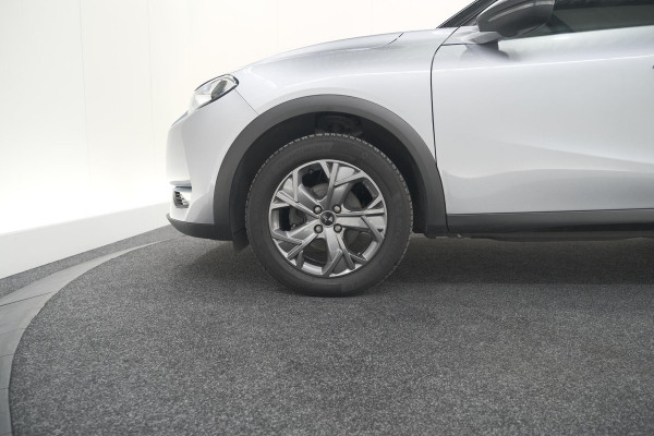 DS DS 3 Crossback PureTech 100 Montmartre | Parkeersensoren | Apple Carplay | Allseason Banden | Navigatie | Climate Control