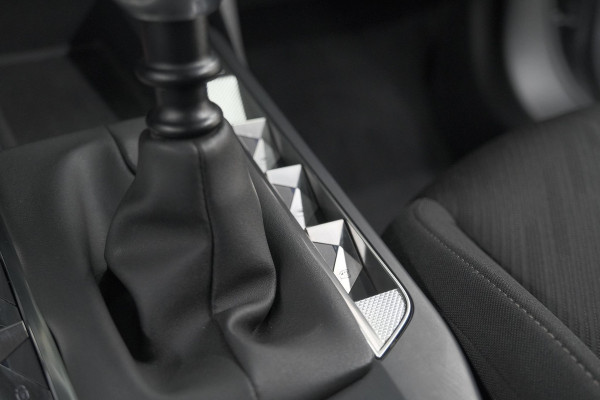 DS DS 3 Crossback PureTech 100 Montmartre | Parkeersensoren | Apple Carplay | Allseason Banden | Navigatie | Climate Control