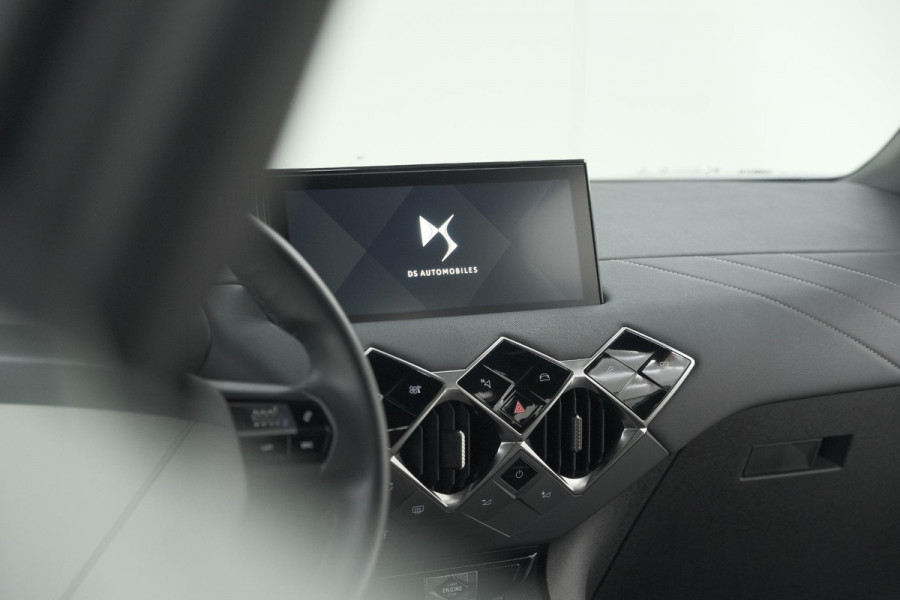 DS DS 3 Crossback PureTech 100 Montmartre | Parkeersensoren | Apple Carplay | Allseason Banden | Navigatie | Climate Control