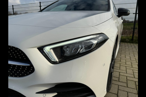 Mercedes-Benz A-Klasse 180 AMG Line | Camera | Stoelverw. | CarPlay