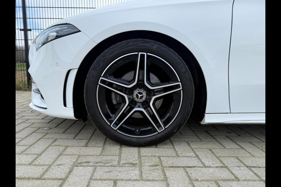 Mercedes-Benz A-Klasse 180 AMG Line | Camera | Stoelverw. | CarPlay