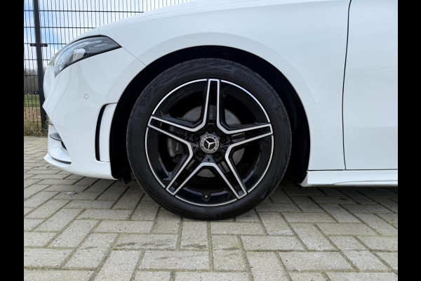 Mercedes-Benz A-Klasse 180 AMG Line | Camera | Stoelverw. | CarPlay