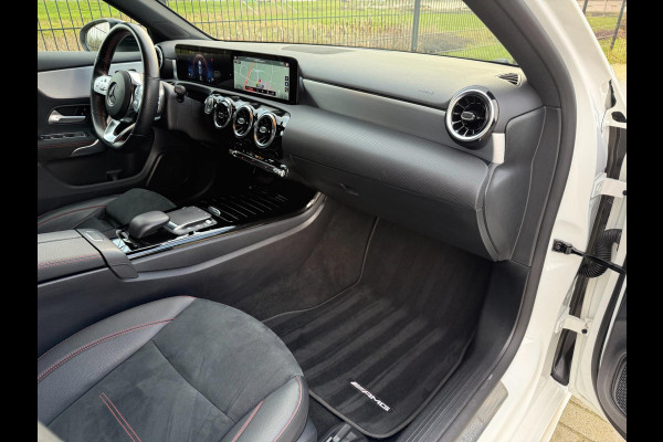 Mercedes-Benz A-Klasse 180 AMG Line | Camera | Stoelverw. | CarPlay