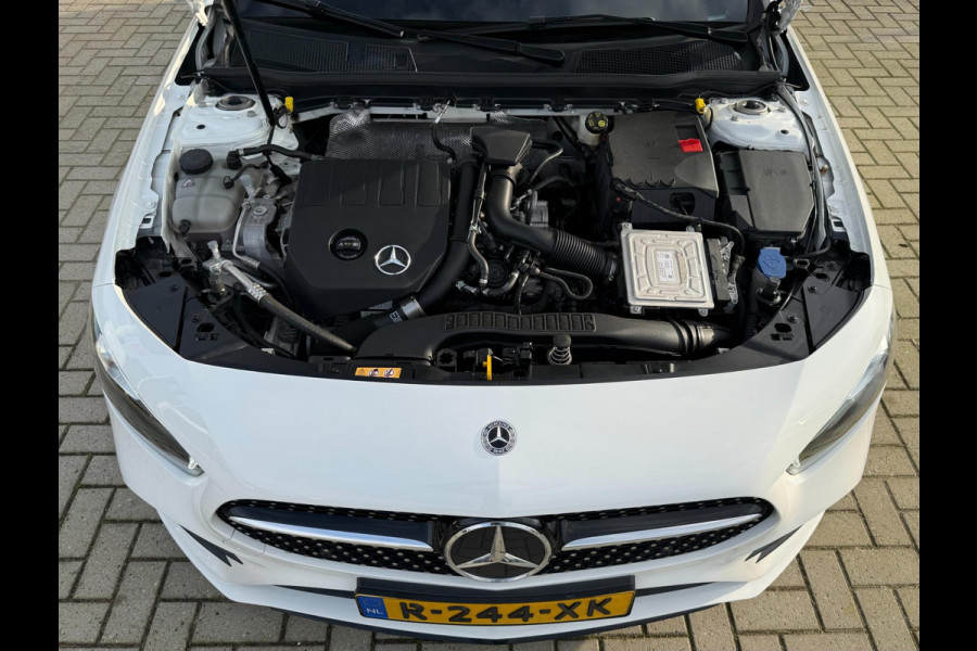 Mercedes-Benz A-Klasse 180 AMG Line | Camera | Stoelverw. | CarPlay