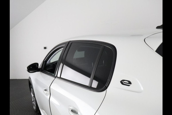 Peugeot e-208 EV ALLURE 1e EIG ACCUTEST 95% !GARANTIE 10-2030* CAMERA . STOELVERWARMING VOOR . PARKEERSENSOREN V+A . APPLE CARPLAY & ANDROID AUTO