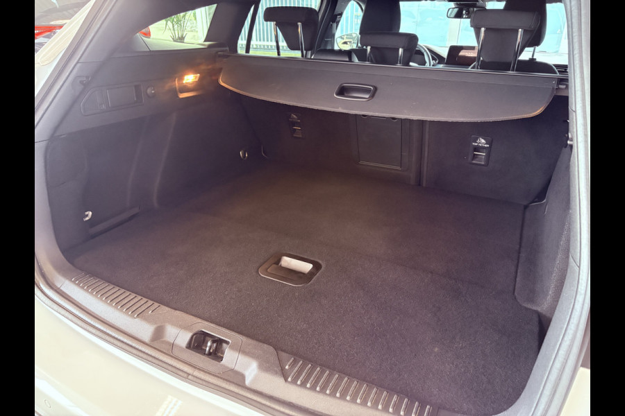 Ford FOCUS Wagon 1.0 EcoB.Hybrid 155pk Active X Business KEYLESS/B&OAUDIO/CAMERA/NAVI/CARPLAY/18INCH