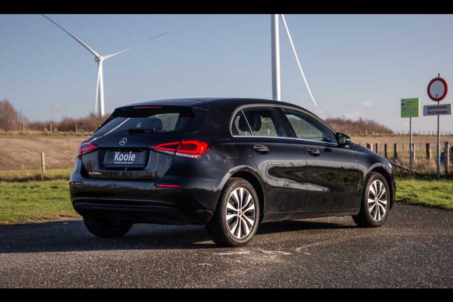 Mercedes-Benz A-Klasse 250 e Business Line PANORAMA DAK / WIDESCREEN / 360 CAMERA / CARPLAY