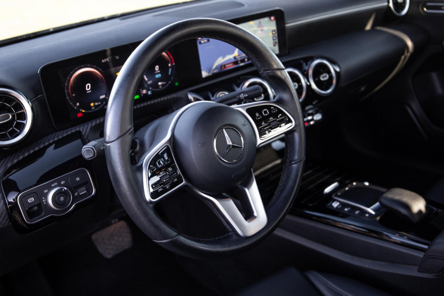 Mercedes-Benz A-Klasse 250 e Business Line PANORAMA DAK / WIDESCREEN / 360 CAMERA / CARPLAY
