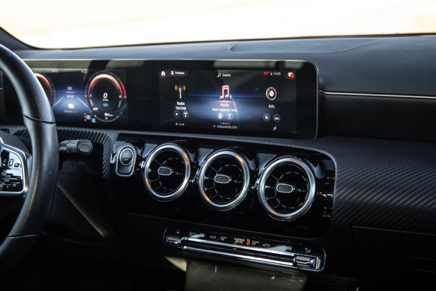 Mercedes-Benz A-Klasse 250 e Business Line PANORAMA DAK / WIDESCREEN / 360 CAMERA / CARPLAY