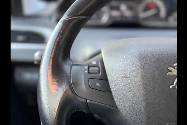 Peugeot 208 1.2 PureTech Blue Lease Executive Navi,Clima,Apple Carplay,Cruise,PDC,N.A.P,APK tot 01-2027