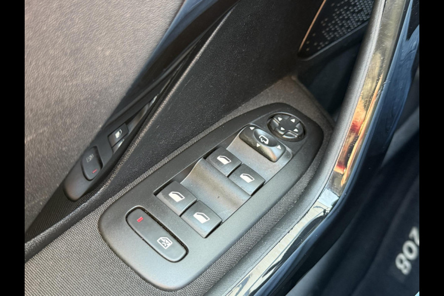 Peugeot 208 1.2 PureTech Blue Lease Executive Navi,Clima,Apple Carplay,Cruise,PDC,N.A.P,APK tot 01-2027