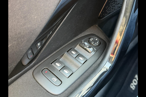 Peugeot 208 1.2 PureTech Blue Lease Executive Navi,Clima,Apple Carplay,Cruise,PDC,N.A.P,APK tot 01-2027