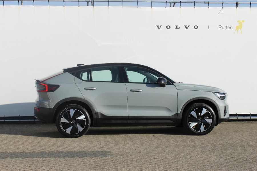 Volvo EC40 Twin Motor Ultra Black Edition 82 kWh Adaptive Cruise control / Blis / 360 graden rondom zichtcamera / Semi elektrisch wegklapbare trekhaak