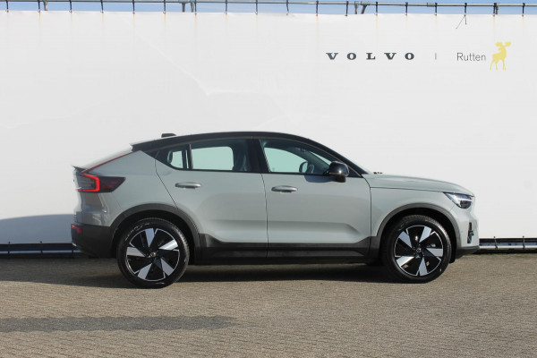 Volvo EC40 Twin Motor Ultra Black Edition 82 kWh Adaptive Cruise control / Blis / 360 graden rondom zichtcamera / Semi elektrisch wegklapbare trekhaak