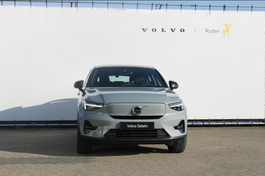 Volvo EC40 Twin Motor Ultra Black Edition 82 kWh Adaptive Cruise control / Blis / 360 graden rondom zichtcamera / Semi elektrisch wegklapbare trekhaak