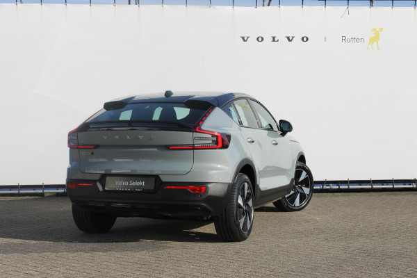 Volvo EC40 Twin Motor Ultra Black Edition 82 kWh Adaptive Cruise control / Blis / 360 graden rondom zichtcamera / Semi elektrisch wegklapbare trekhaak