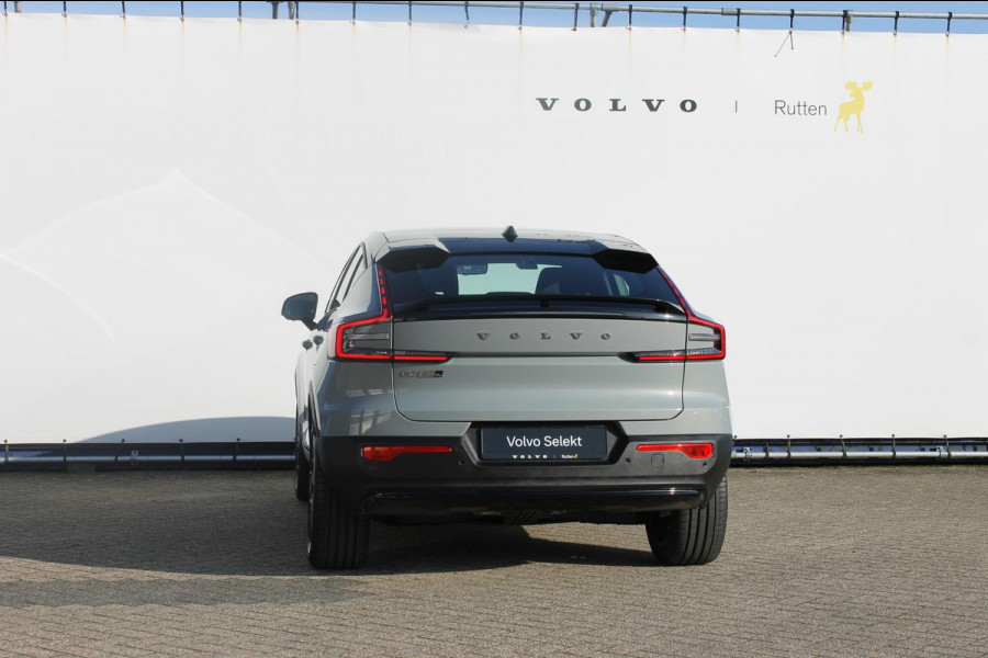 Volvo EC40 Twin Motor Ultra Black Edition 82 kWh Adaptive Cruise control / Blis / 360 graden rondom zichtcamera / Semi elektrisch wegklapbare trekhaak