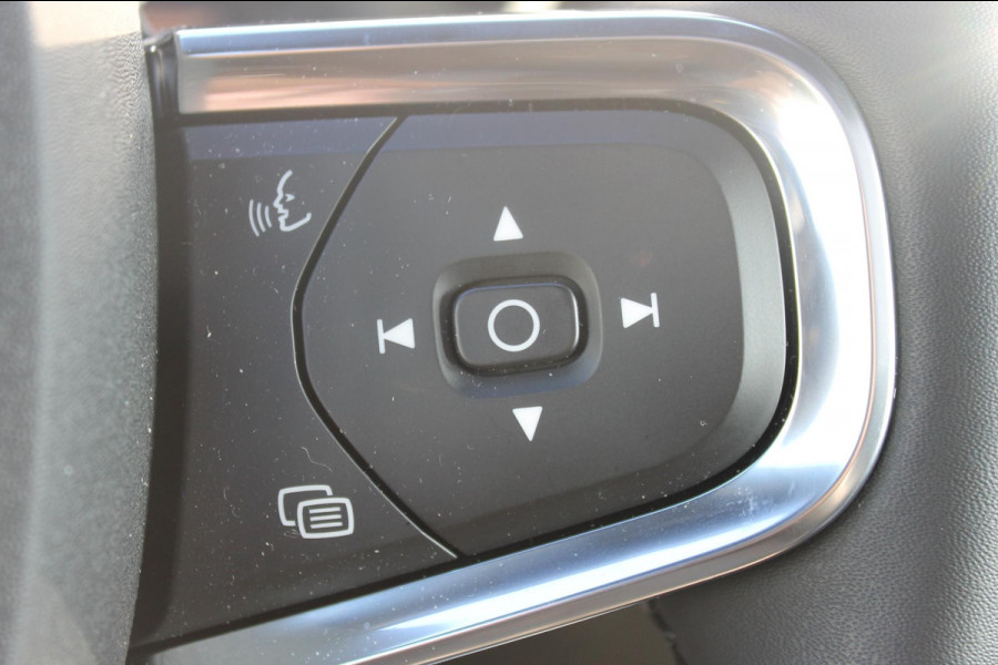 Volvo EC40 Twin Motor Ultra Black Edition 82 kWh Adaptive Cruise control / Blis / 360 graden rondom zichtcamera / Semi elektrisch wegklapbare trekhaak