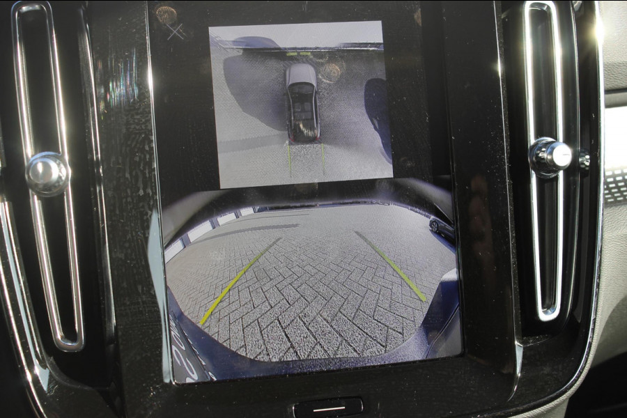 Volvo EC40 Twin Motor Ultra Black Edition 82 kWh Adaptive Cruise control / Blis / 360 graden rondom zichtcamera / Semi elektrisch wegklapbare trekhaak