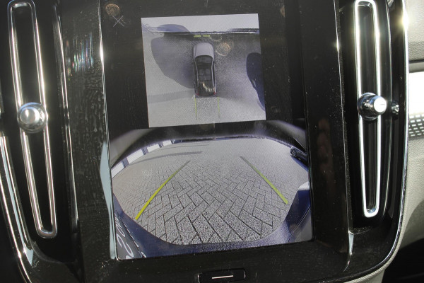 Volvo EC40 Twin Motor Ultra Black Edition 82 kWh Adaptive Cruise control / Blis / 360 graden rondom zichtcamera / Semi elektrisch wegklapbare trekhaak