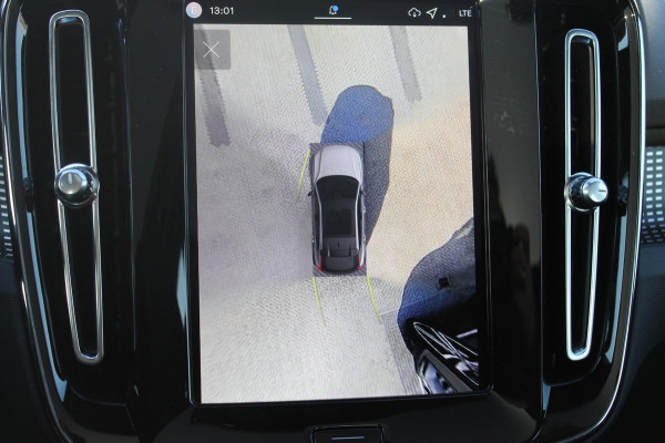 Volvo EC40 Twin Motor Ultra Black Edition 82 kWh Adaptive Cruise control / Blis / 360 graden rondom zichtcamera / Semi elektrisch wegklapbare trekhaak