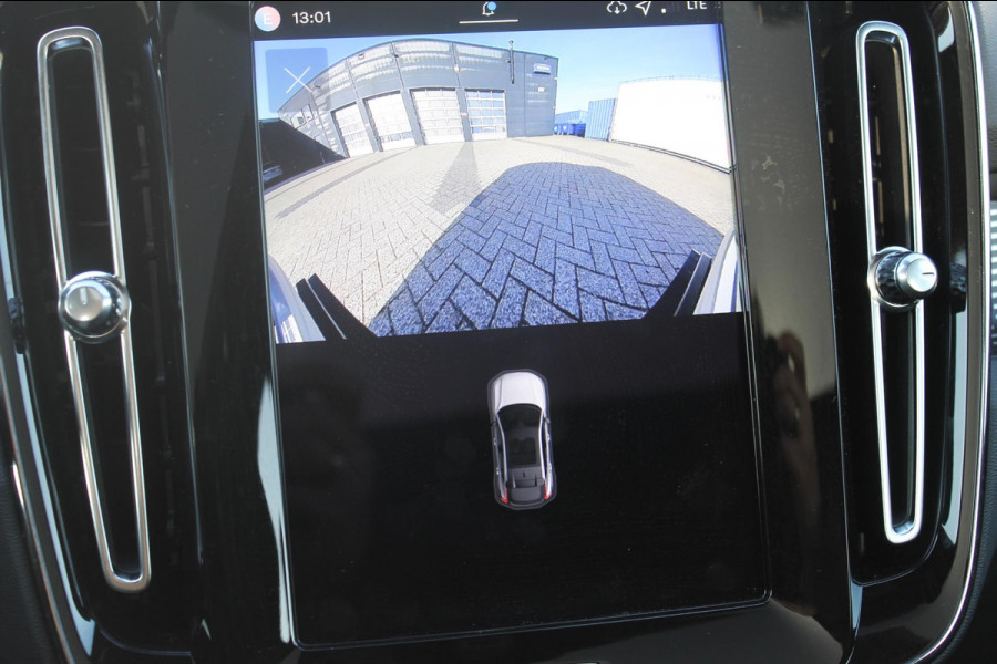 Volvo EC40 Twin Motor Ultra Black Edition 82 kWh Adaptive Cruise control / Blis / 360 graden rondom zichtcamera / Semi elektrisch wegklapbare trekhaak