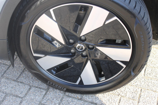 Volvo EC40 Twin Motor Ultra Black Edition 82 kWh Adaptive Cruise control / Blis / 360 graden rondom zichtcamera / Semi elektrisch wegklapbare trekhaak
