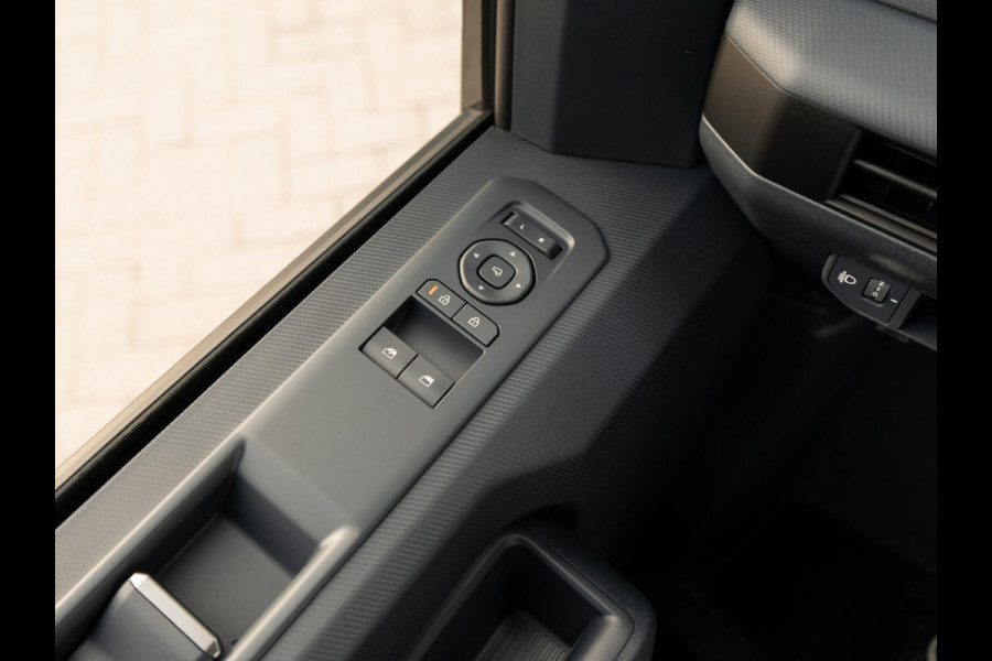 Kia PV5 L2H1 Elite 71.2 kWh | 360 Graden camera | parkeersensoren rondom | Stoelverwarming |