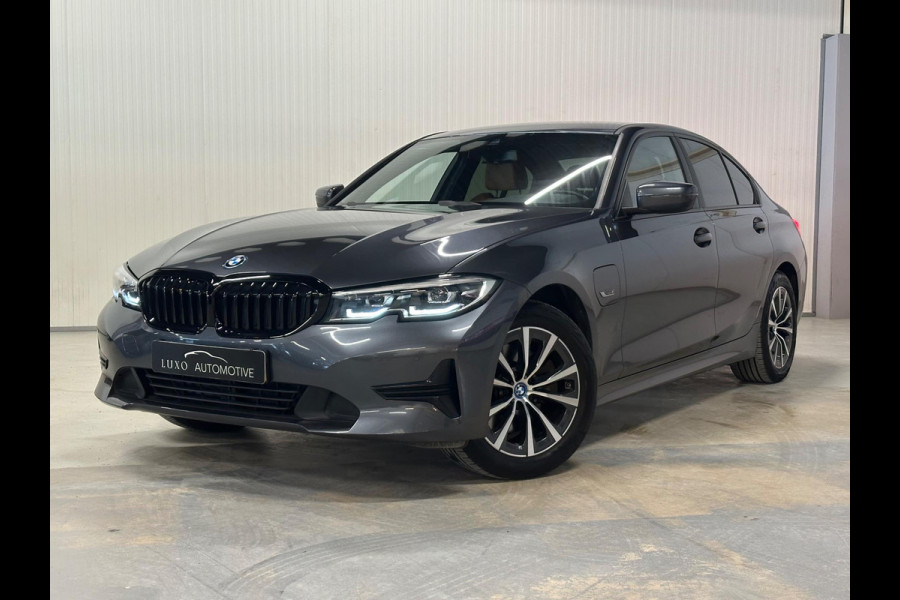 BMW 3-serie 320e Business Edition Plus | SHADOW LINE | TREKHAAK | LED | CAMERA | PLUG IN HYBRIDE